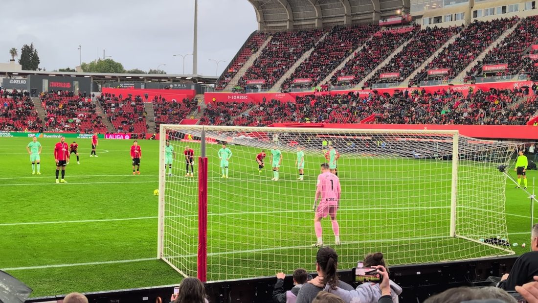 千亿球友会 APP 赛况界面示意